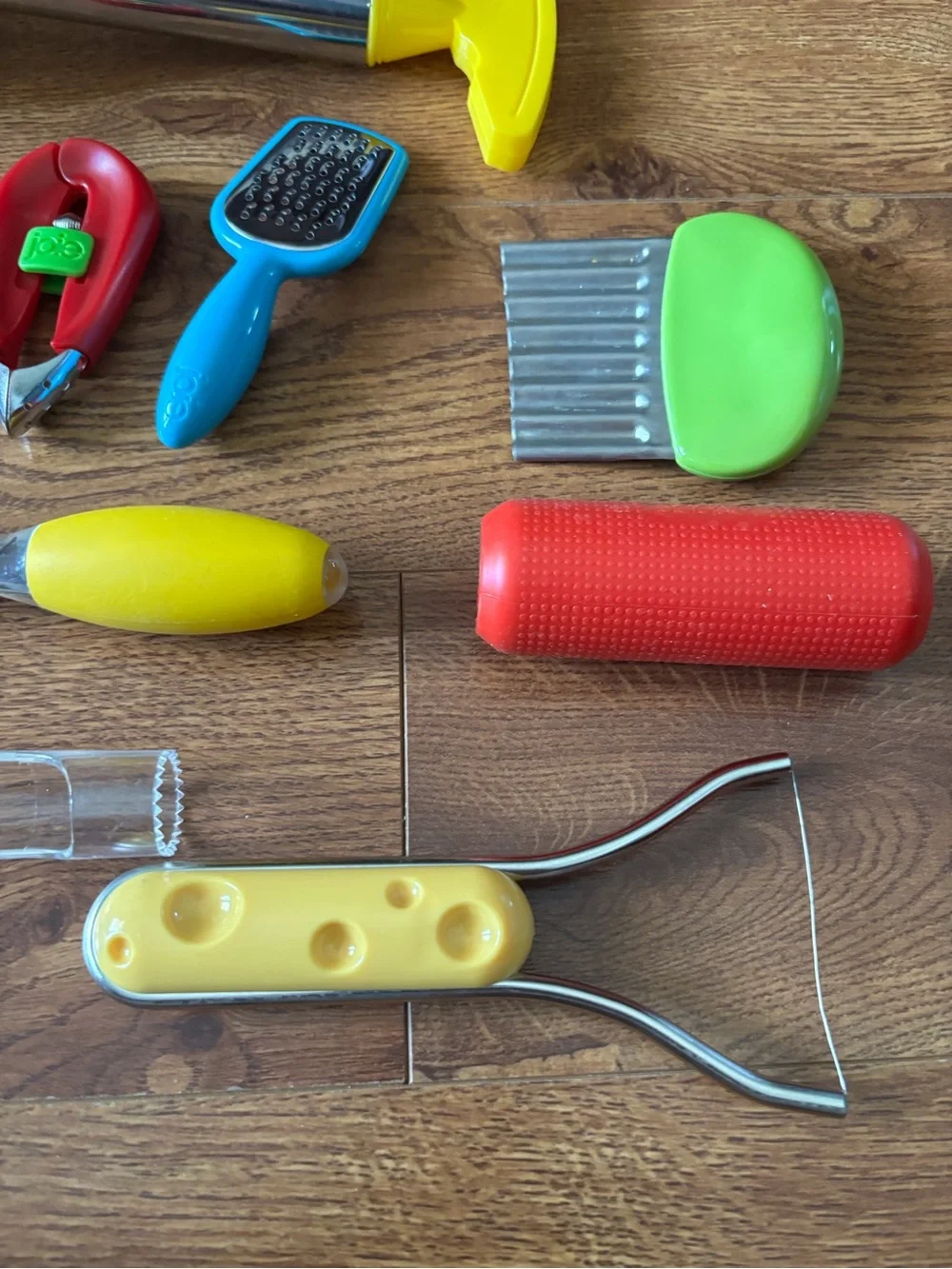 Colorful Kitchen Tool Set - Yellow, Red, Blue, Green